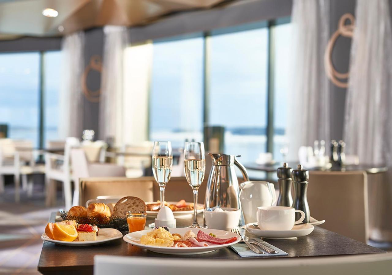 Viking Line Ferry Viking Grace - One-Way Journey From Turku To Stockholm Hotel Bagian luar foto