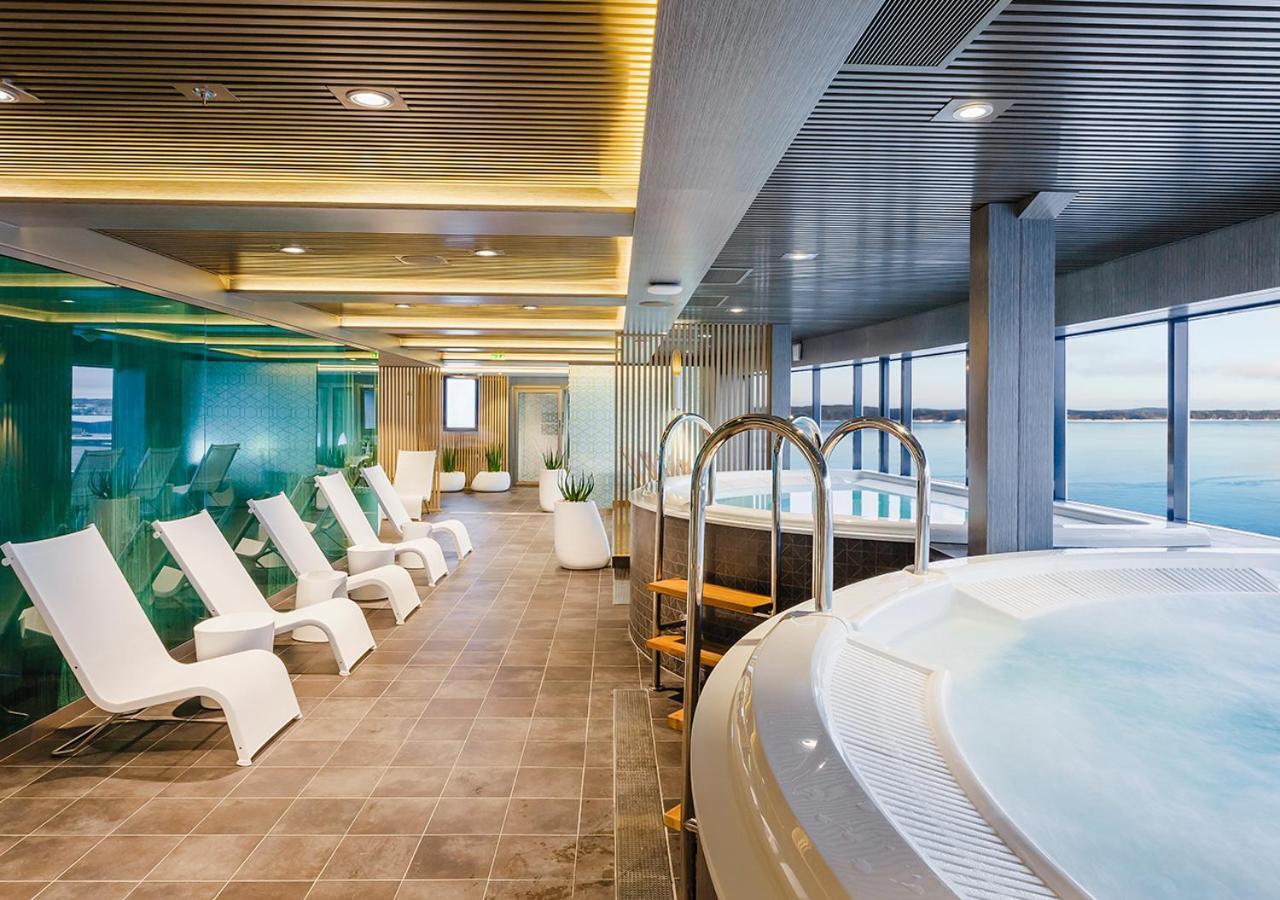 Viking Line Ferry Viking Grace - One-Way Journey From Turku To Stockholm Hotel Bagian luar foto